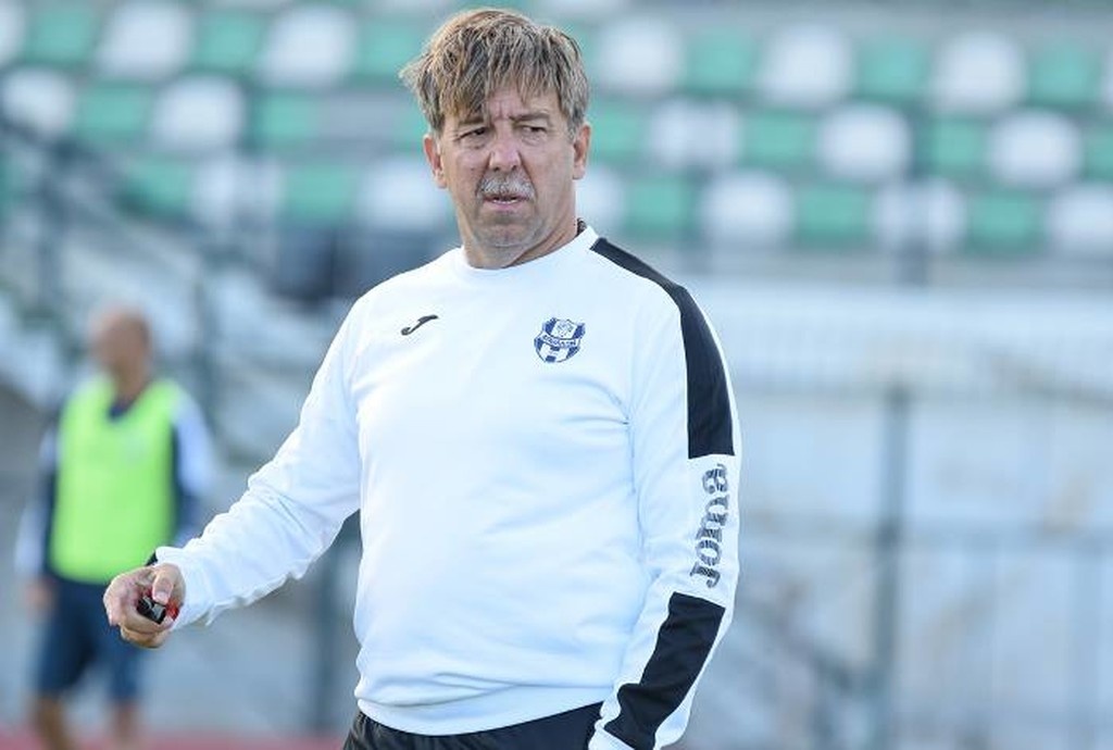 Φωτογραφία προπονητή στη Super League που σαρώνει στο διαδίκτυο! (pics)