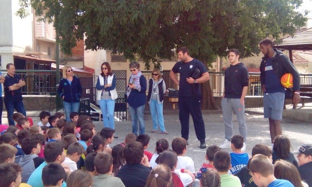 Επισκέφτηκαν σχολεία παίκτες των Τρικάλων BC Aries
