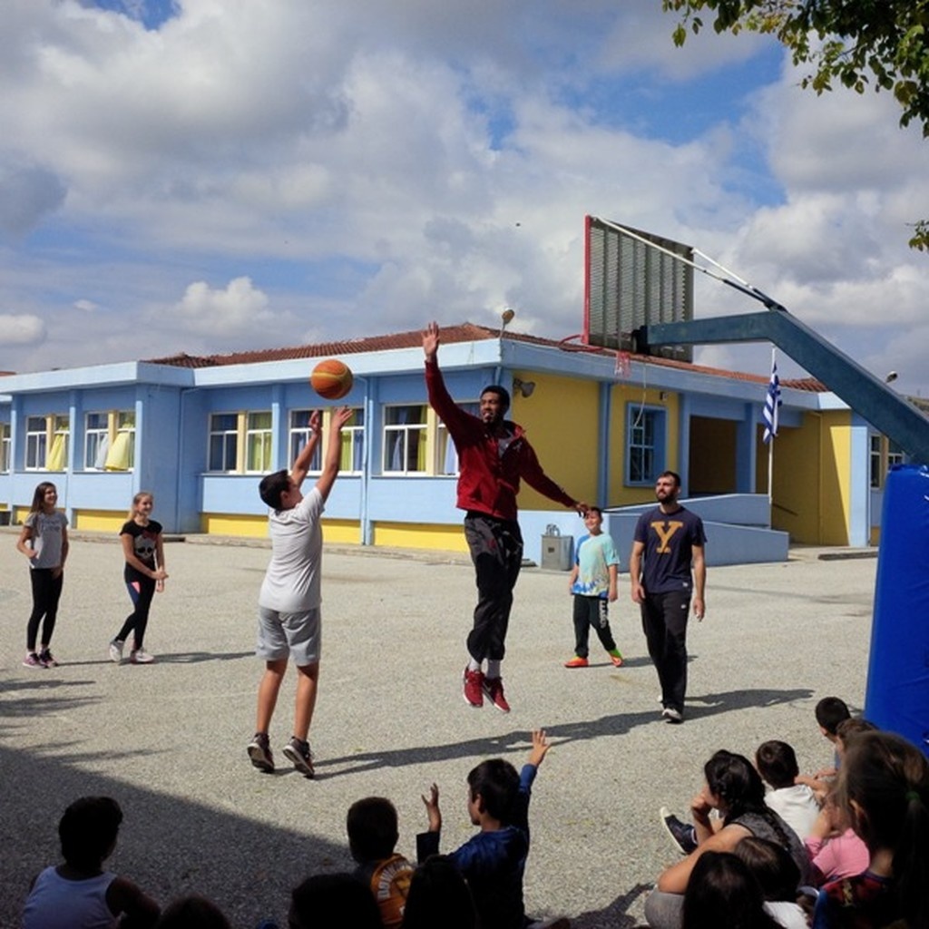 Επισκέφτηκαν σχολεία παίκτες των Τρικάλων BC Aries