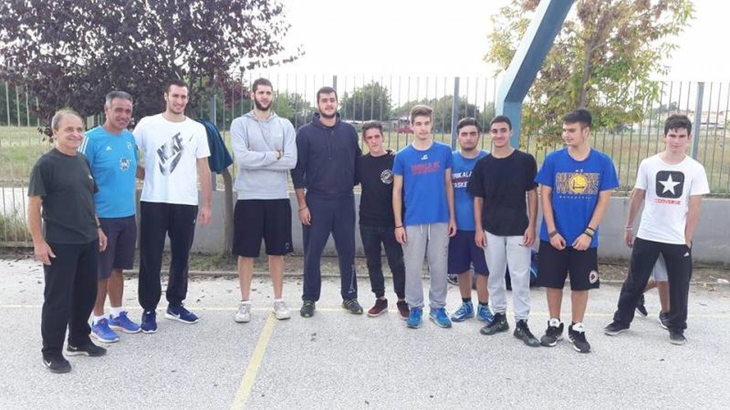 Επισκέφτηκαν σχολεία παίκτες των Τρικάλων BC Aries