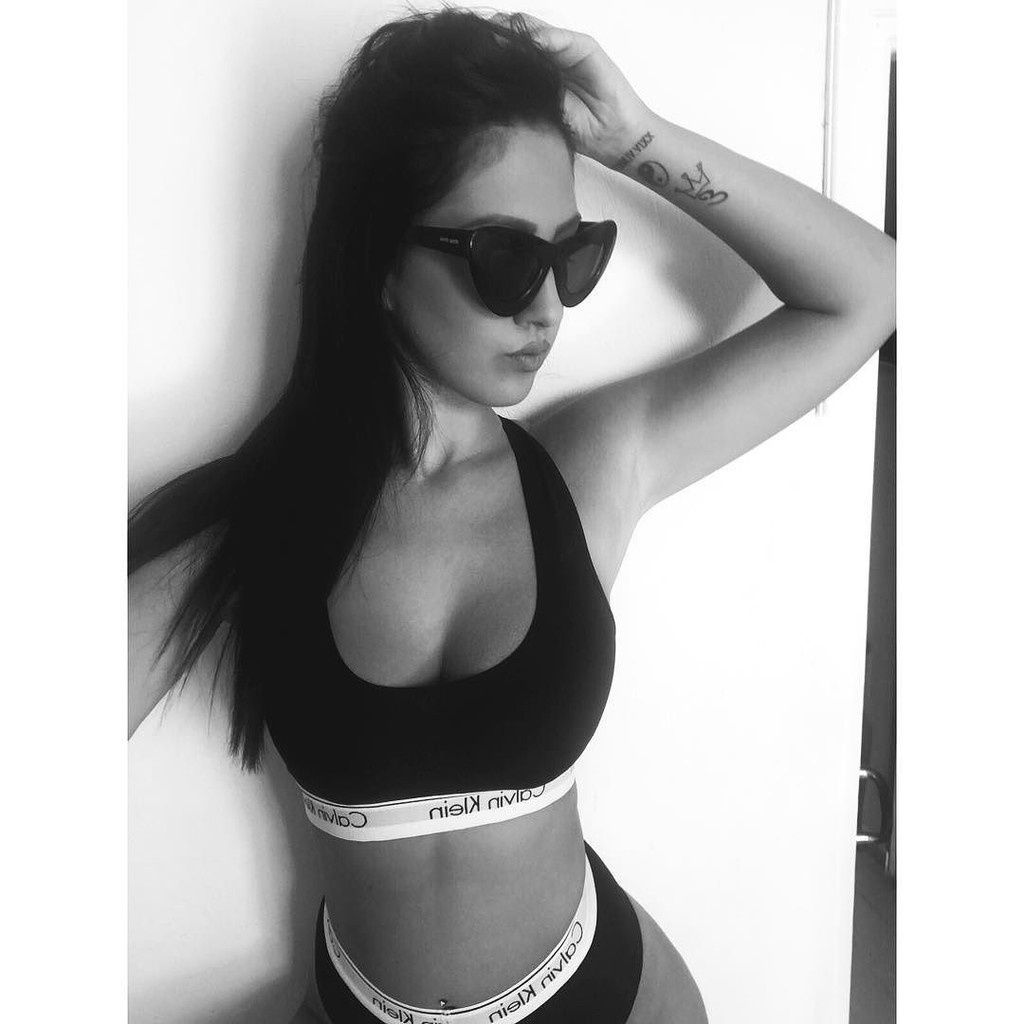 Ελληνίδα εστεμμένη σε καυτές πόζες στο Instagram!