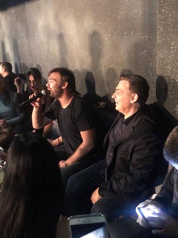 Ο Γιώργος Σαμπάνης στον Νίκο Μακρόπουλο