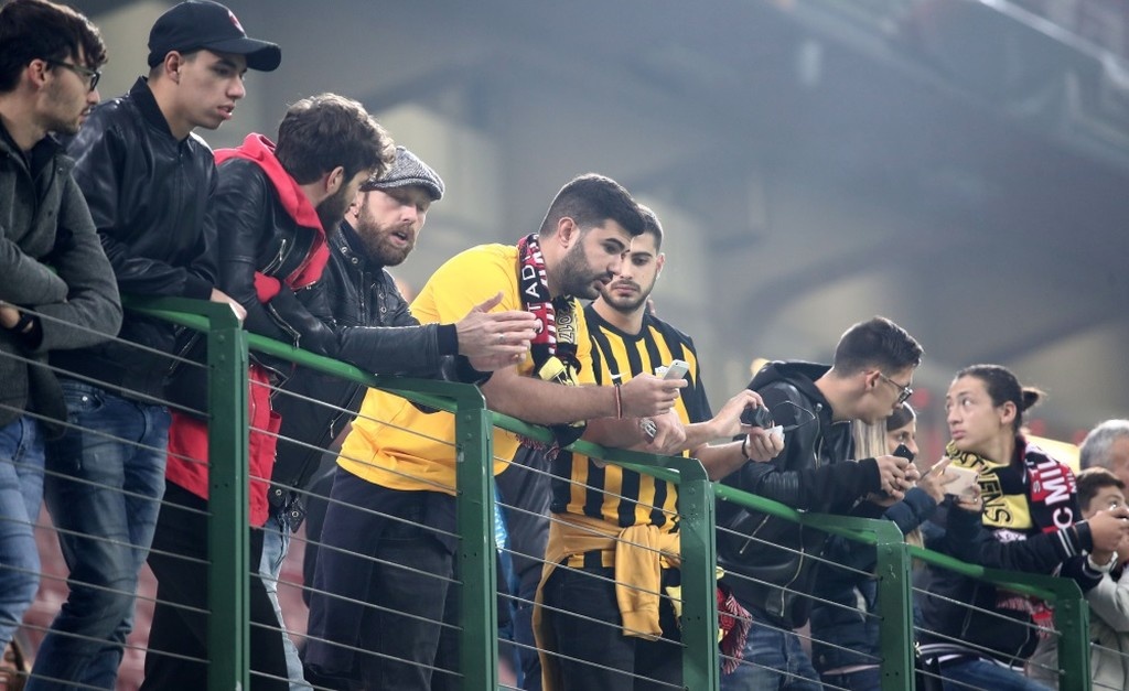 «Τρέλαναν» το «Σαν Σίρο» οι οπαδοί της ΑΕΚ! (vid,pics)