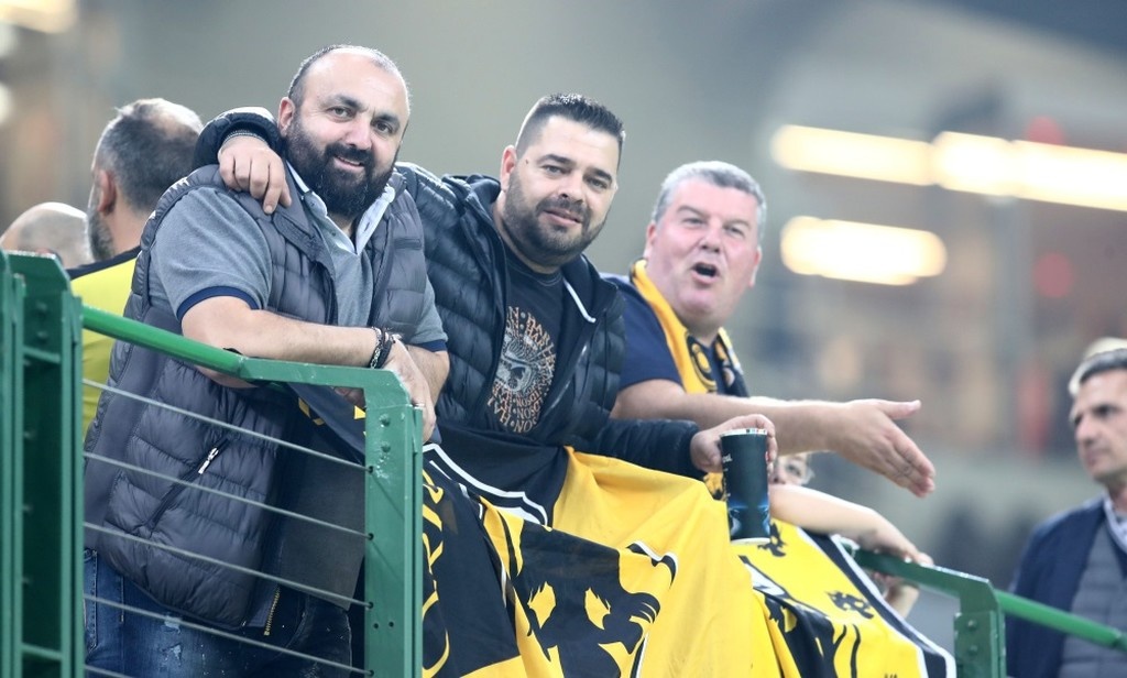 «Τρέλαναν» το «Σαν Σίρο» οι οπαδοί της ΑΕΚ! (vid,pics)