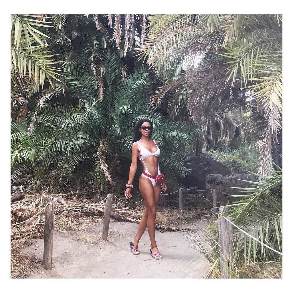 Φωτιά! Η Φουρέιρα του Μποτία με καυτά μαύρα εσώρουχα!