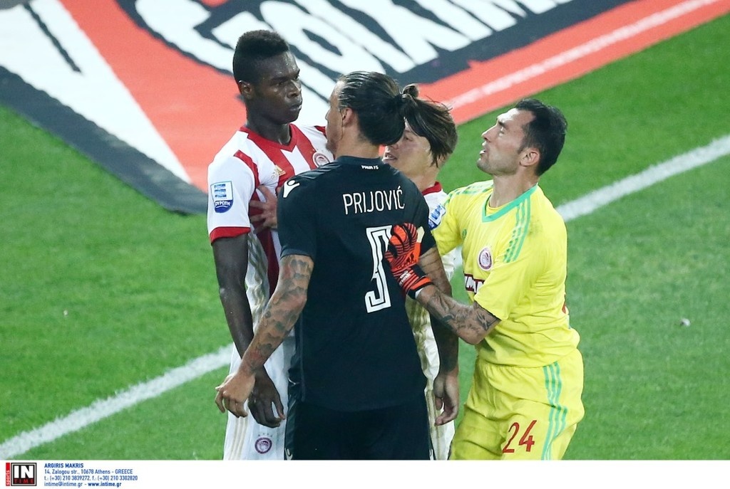 Ολυμπιακός-ΠΑΟΚ: Θερμό επεισόδιο Πρίγιοβιτς-Σισέ!