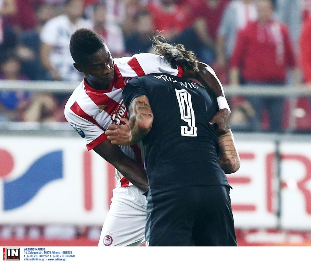 Ολυμπιακός-ΠΑΟΚ: Θερμό επεισόδιο Πρίγιοβιτς-Σισέ!