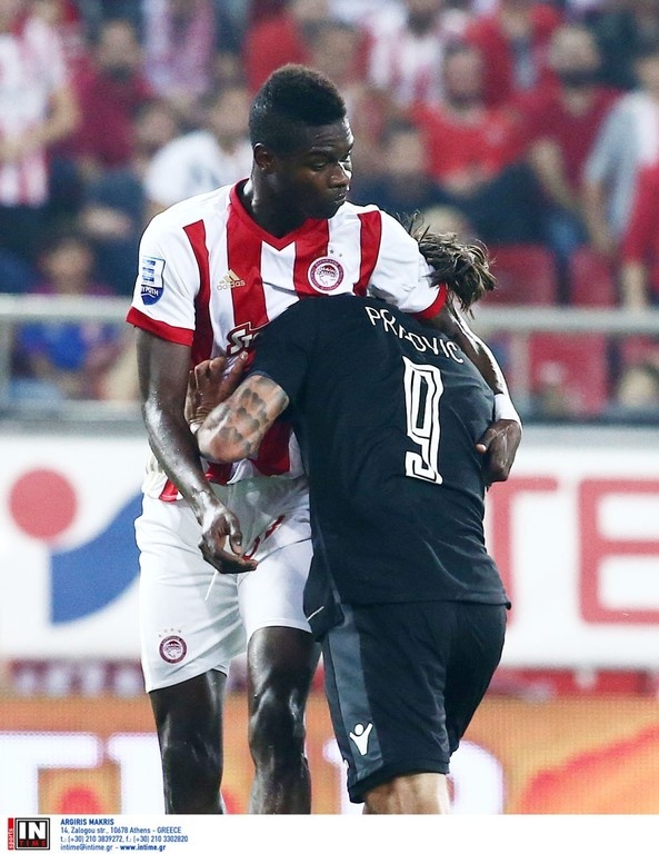 Ολυμπιακός-ΠΑΟΚ: Θερμό επεισόδιο Πρίγιοβιτς-Σισέ!