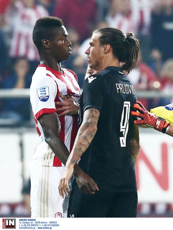 Ολυμπιακός-ΠΑΟΚ: Θερμό επεισόδιο Πρίγιοβιτς-Σισέ!