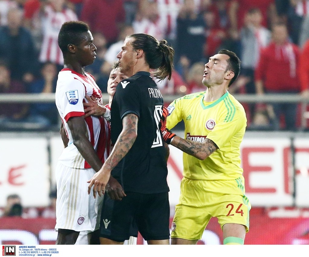 Ολυμπιακός-ΠΑΟΚ: Θερμό επεισόδιο Πρίγιοβιτς-Σισέ!