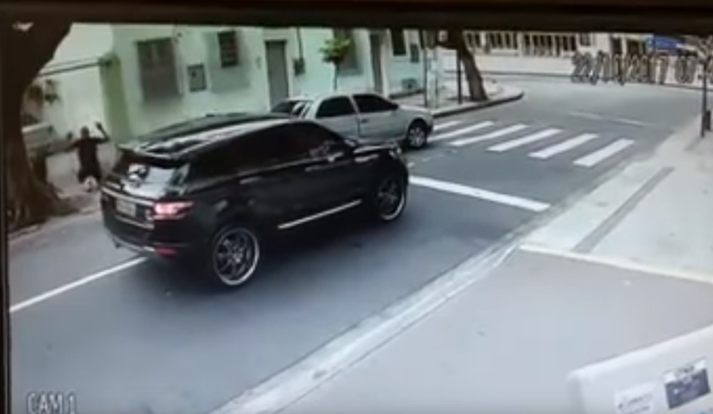 ΣΟΚ! Ληστεία σε πρώην διεθνή με όπλο στο κεφάλι! (photos+video)