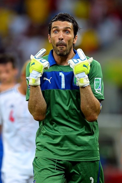 Ιταλία: Αυτές είναι οι 10 απίστευτες αποκρούσεις του θρύλου Τζίτζι Μπουφόν! (photos+video)