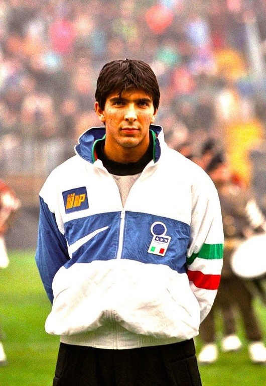 Ιταλία: Αυτές είναι οι 10 απίστευτες αποκρούσεις του θρύλου Τζίτζι Μπουφόν! (photos+video)