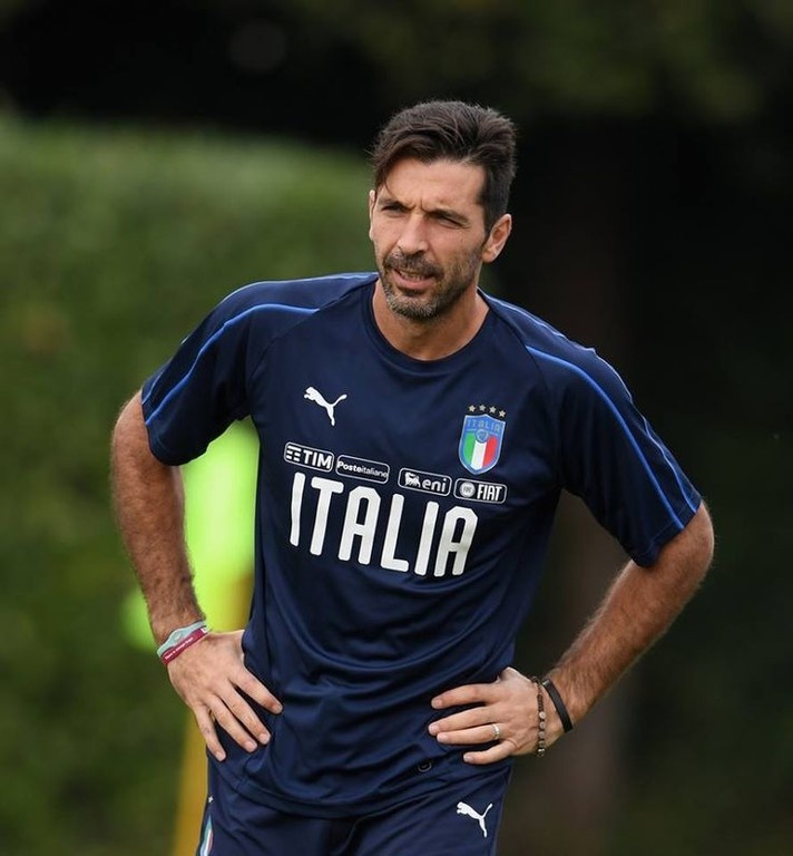 Ιταλία: Αυτές είναι οι 10 απίστευτες αποκρούσεις του θρύλου Τζίτζι Μπουφόν! (photos+video)