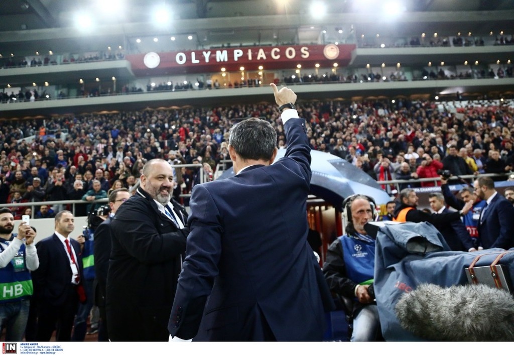 Ολυμπιακός-Μπαρτσελόνα: Η βράβευση του Βαλβέρδε και το εντυπωσιακό κορεό (vids, pics)