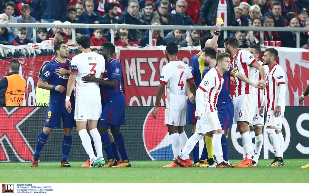 Ολυμπιακός-Μπαρτσελόνα: Το «ντου... αγάπης» στον Μέσι και η μανούρα (pics)