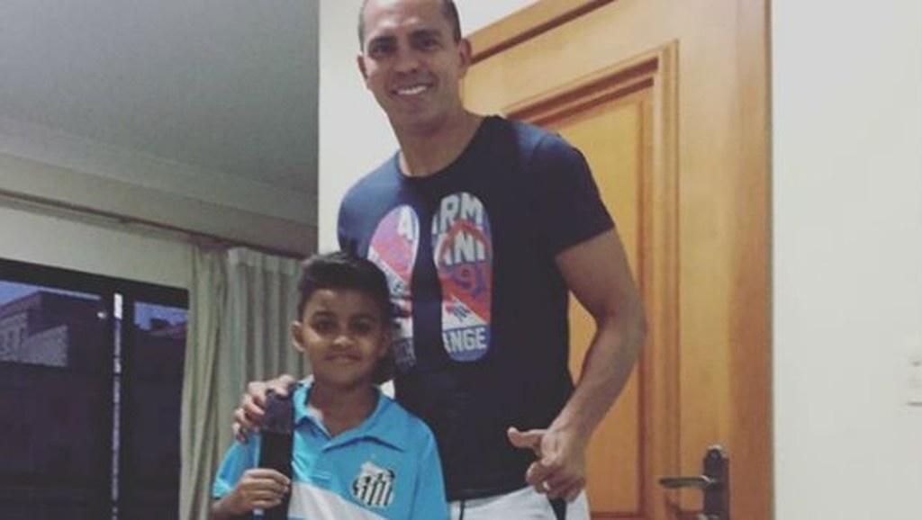 Τα... σπάει ο γιος του Τζιοβάνι! (vid)