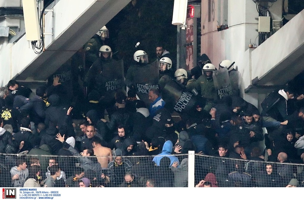 Κινδυνεύει με βαριά καμπάνα η ΑΕΚ για τα επεισόδια
