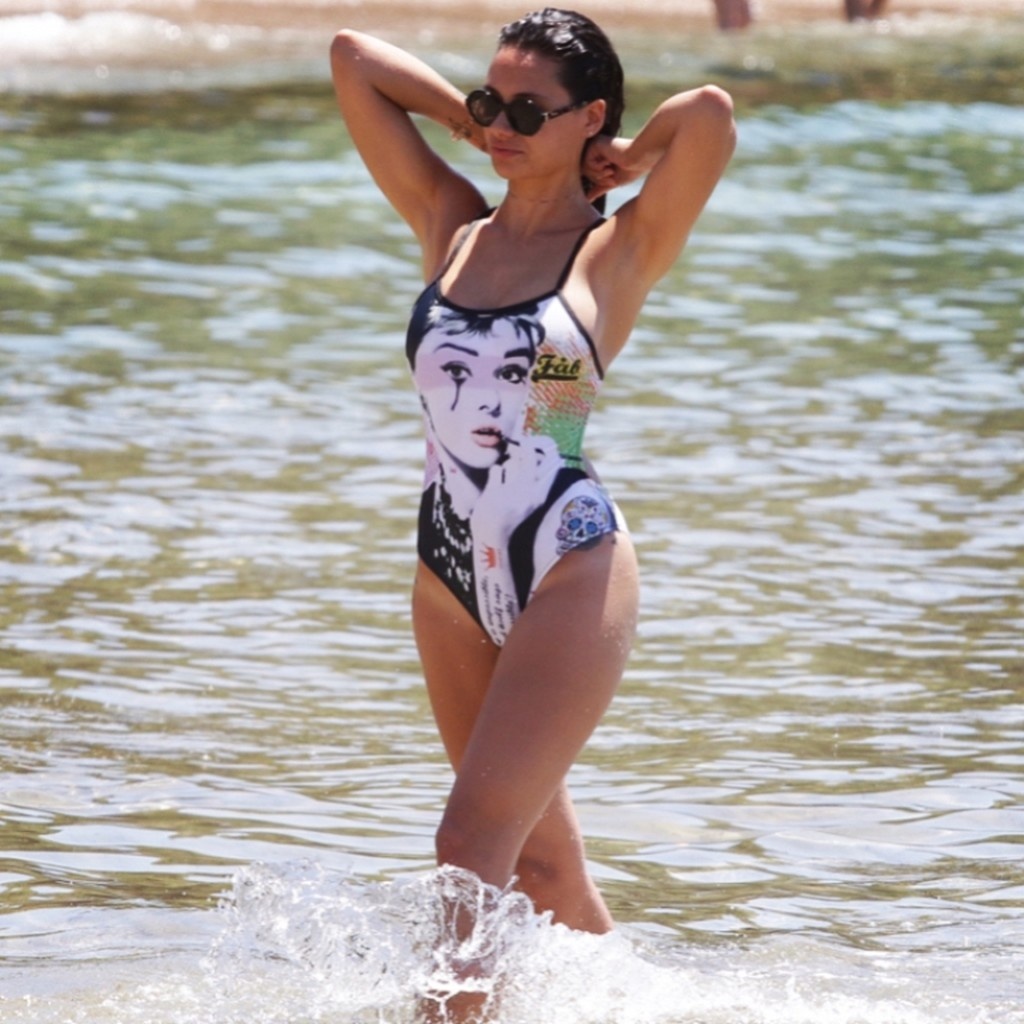 Ελληνίδα αθλήτρια μας… κόλασε με το μπούστο της στα μπουζούκια!