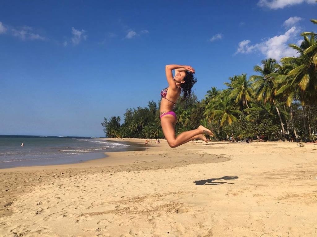 Ελληνίδα αθλήτρια μας… κόλασε με το μπούστο της στα μπουζούκια!