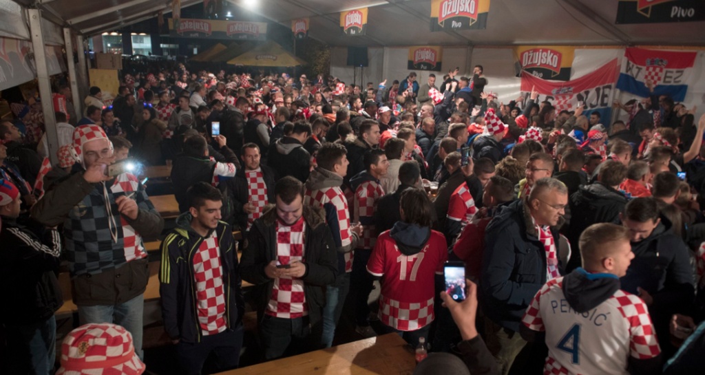 Κροατία-Ελλάδα: H ατμόσφαιρα στο «Μάξιμιρ» (pics,vid)