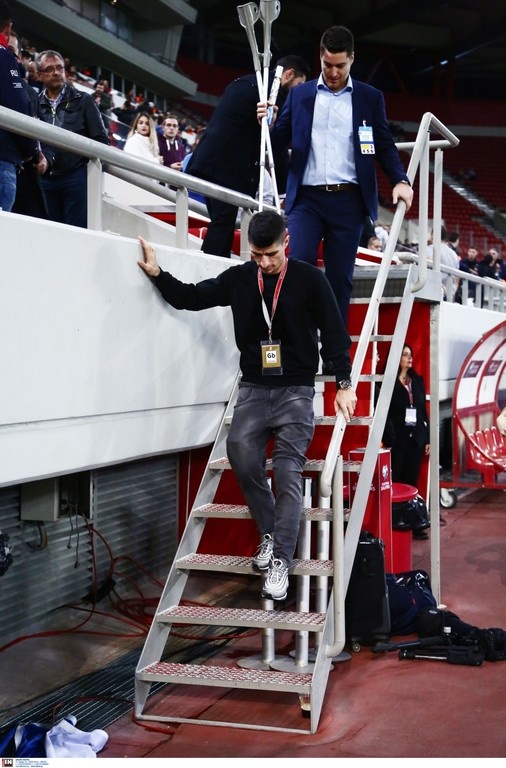 Ελλάδα-Κροατία: Τρομερή σκηνή με Μάνταλο-Καρεμπέ (vid, pics)