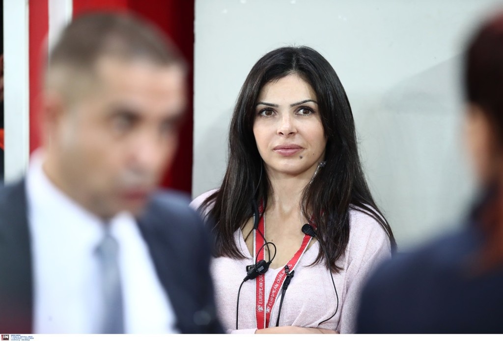 Ελλάδα-Κροατία: Η Ευρυδίκη Βαλαβάνη και οι υπόλοιπες όμορφες παρουσίες στο «Γ. Καραϊσκάκης» (pics)