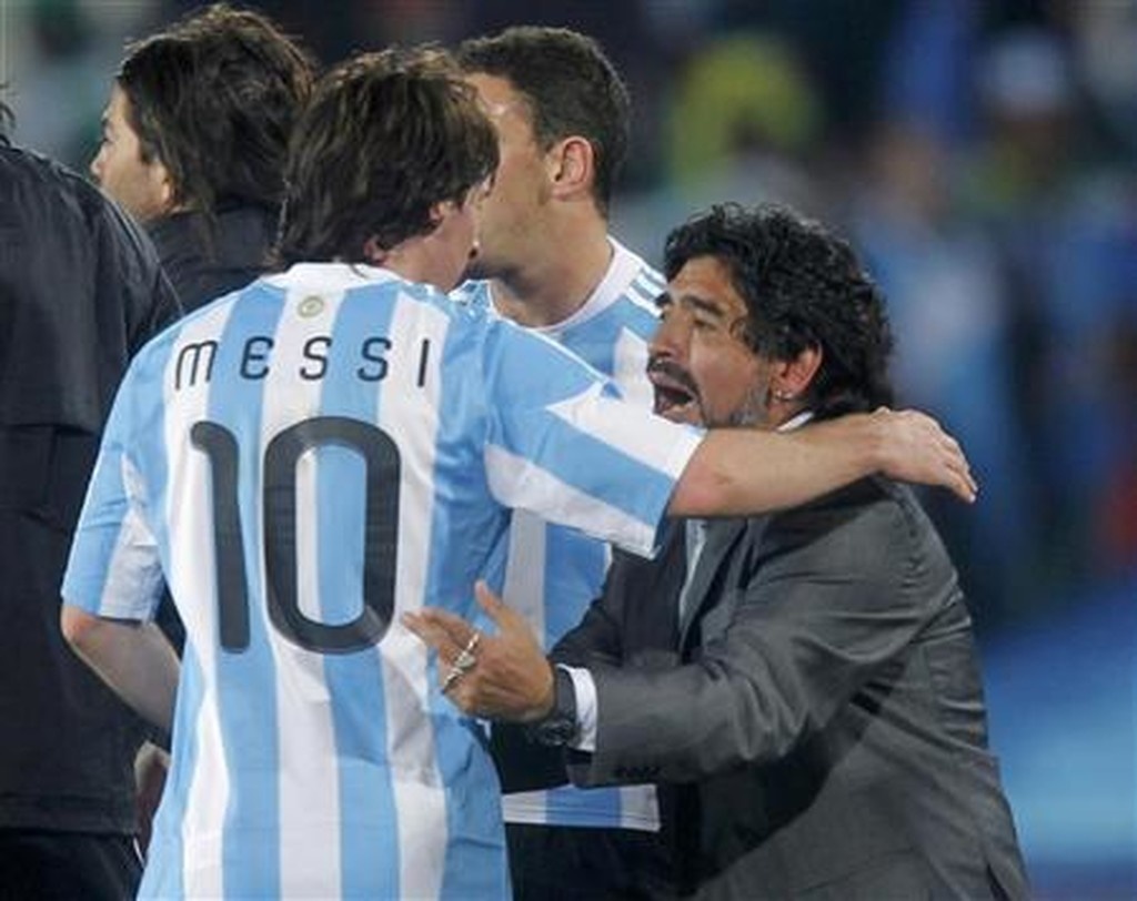Αργεντινή: Θέλει να επιστρέψει στην εθνική ο Μαραντόνα! (photos)