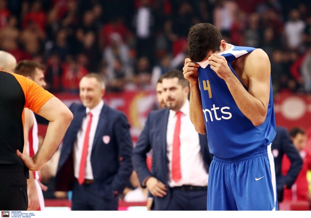 Ένταση και διακοπή στο Ολυμπιακός - Ερυθρός Αστέρας!