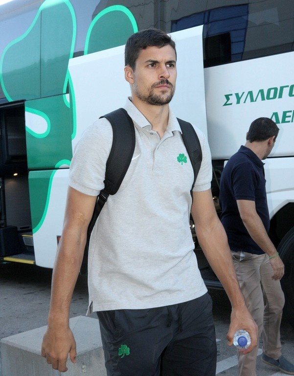 Γνωστός παίκτης του Παναθηναϊκού δίνει το προγνωστικό του για το Σπόρτινγκ-Ολυμπιακός! (photos)
