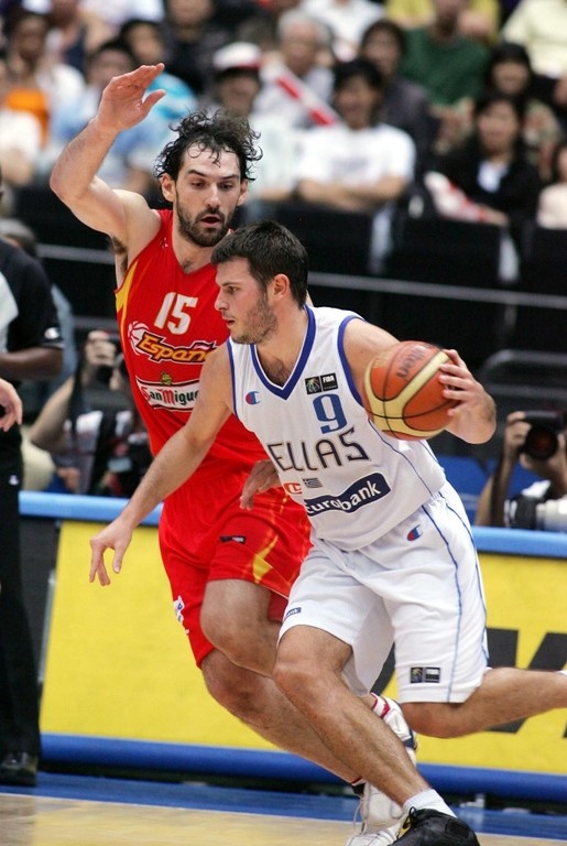 Ηλυσιακός: Μετονομάζεται σε «Αντώνης Φώτσης» το κλειστό! (photos)