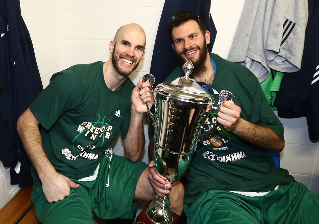 Ηλυσιακός: Μετονομάζεται σε «Αντώνης Φώτσης» το κλειστό! (photos)