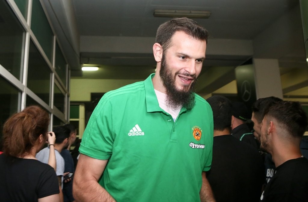 Ηλυσιακός: Μετονομάζεται σε «Αντώνης Φώτσης» το κλειστό! (photos)