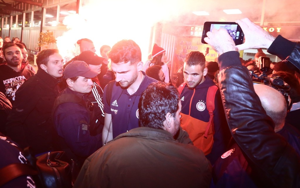 «Κάηκε» η Κέρκυρα για τον Ολυμπιακό (photos)