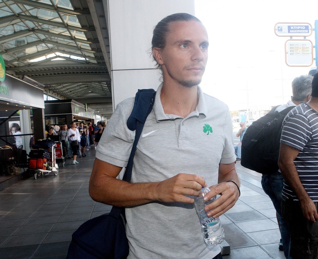 Η απάντηση της ΑΕΚ στις φήμες για Χουλτ (photos)