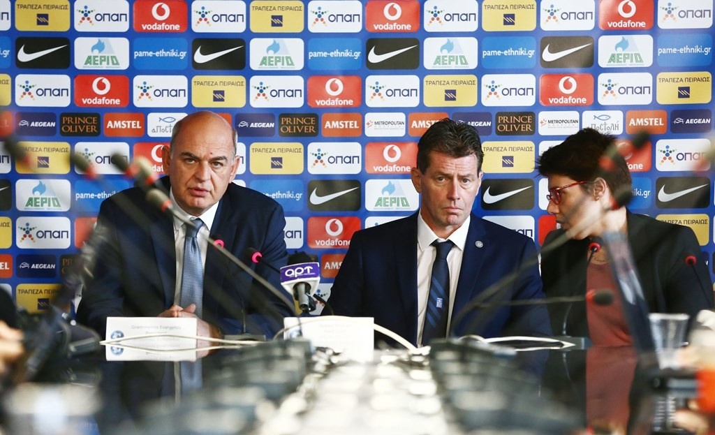 Ελλάδα: Η παρουσίαση Σκίμπε (photos)