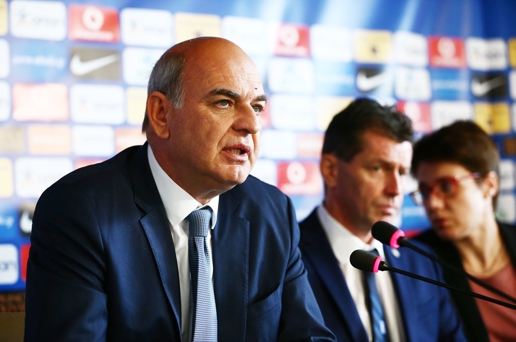 Ελλάδα: Η παρουσίαση Σκίμπε (photos)