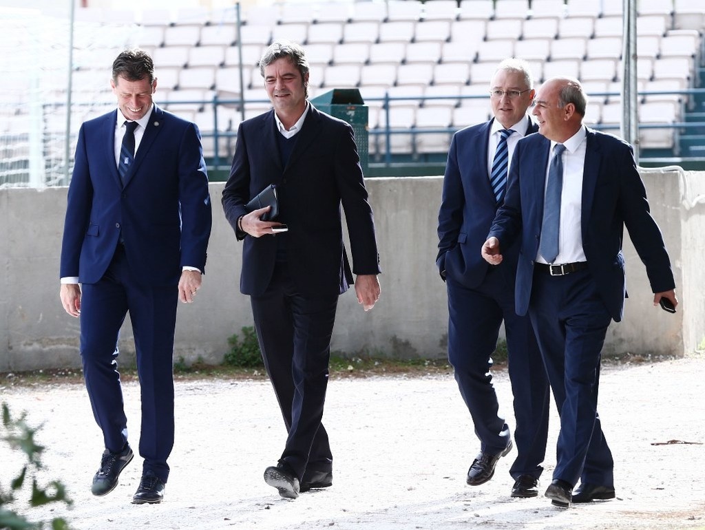 Ελλάδα: Η παρουσίαση Σκίμπε (photos)