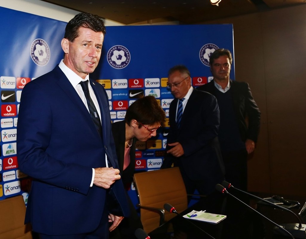 Ελλάδα: Η παρουσίαση Σκίμπε (photos)