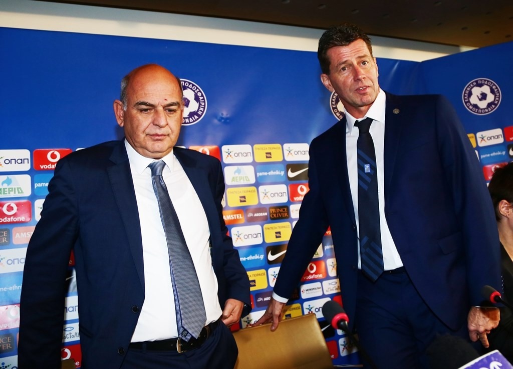 Ελλάδα: Η παρουσίαση Σκίμπε (photos)