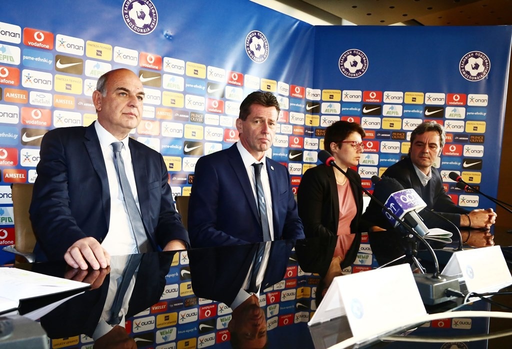 Ελλάδα: Η παρουσίαση Σκίμπε (photos)