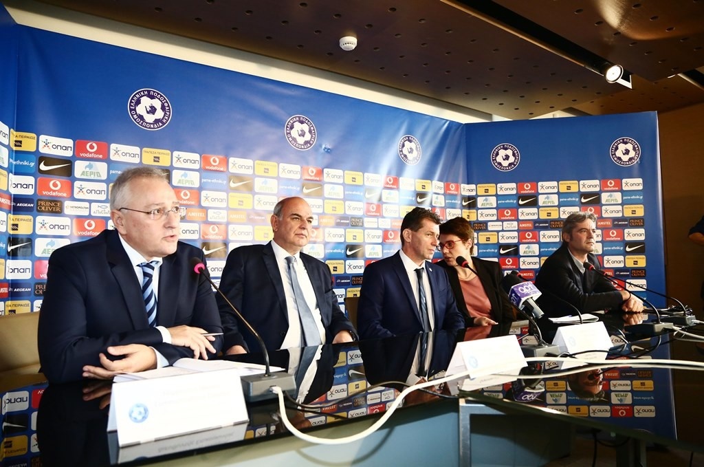 Ελλάδα: Η παρουσίαση Σκίμπε (photos)