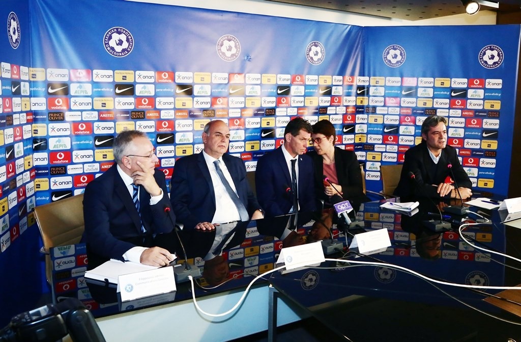 Ελλάδα: Η παρουσίαση Σκίμπε (photos)