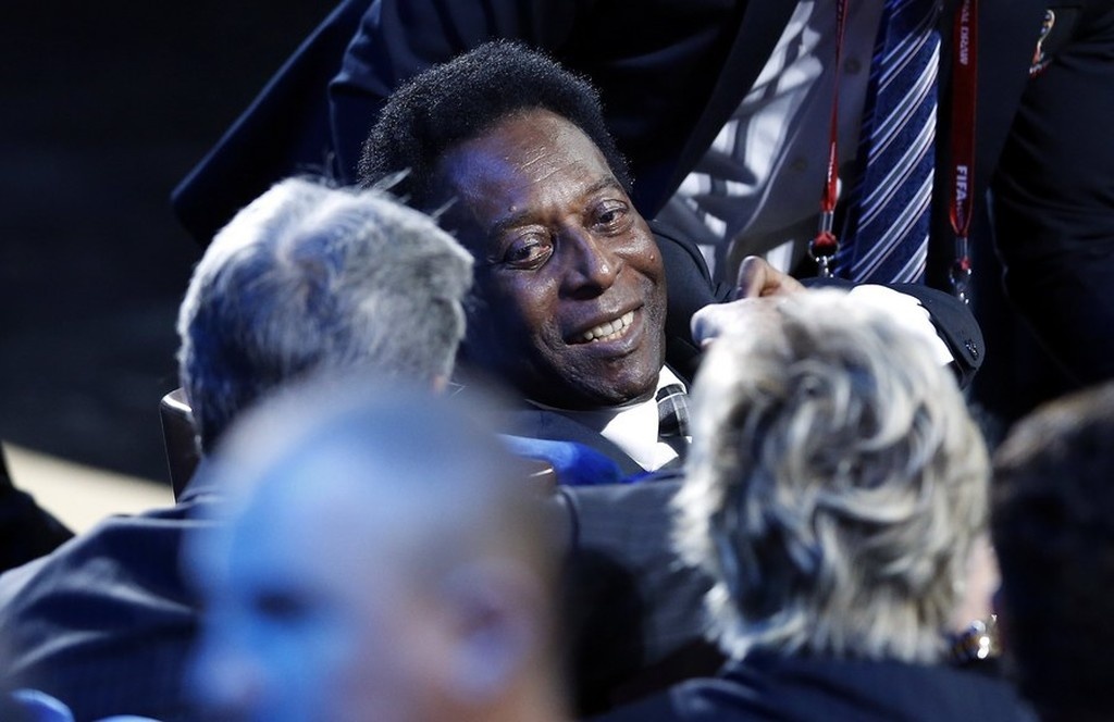 Κλήρωση Μουντιάλ 2018: Η φωτογραφία Πελέ και Μαραντόνα που «έριξε» το ίντερνετ (photos)