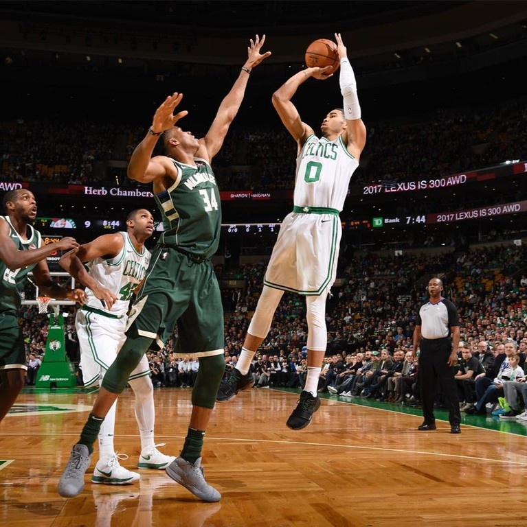 NBA: Μυθική 40άρα σε ελληνική βραδιά ο Αντετοκούνμπο! (photos+video)