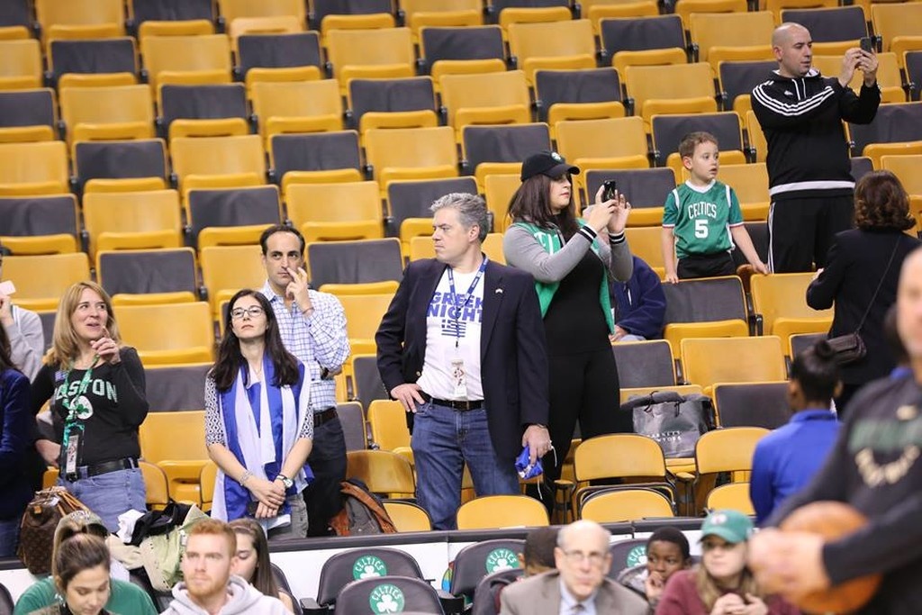 NBA: Μυθική 40άρα σε ελληνική βραδιά ο Αντετοκούνμπο! (photos+video)