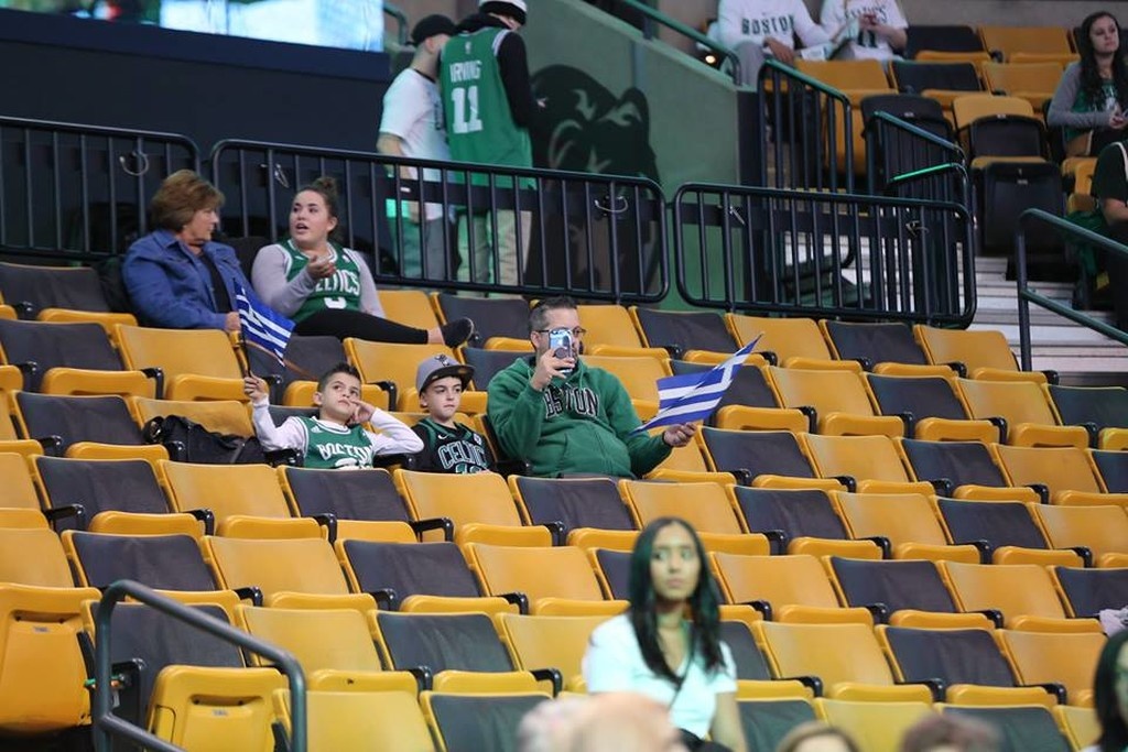 NBA: Μυθική 40άρα σε ελληνική βραδιά ο Αντετοκούνμπο! (photos+video)