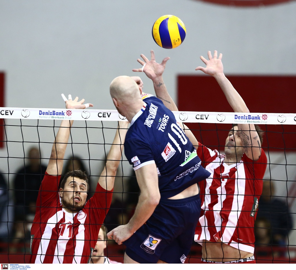 Χαμός στο Ολυμπιακός-Τουρ: Κατήγγειλε ρατσιστική επίθεση και αποβλήθηκε!