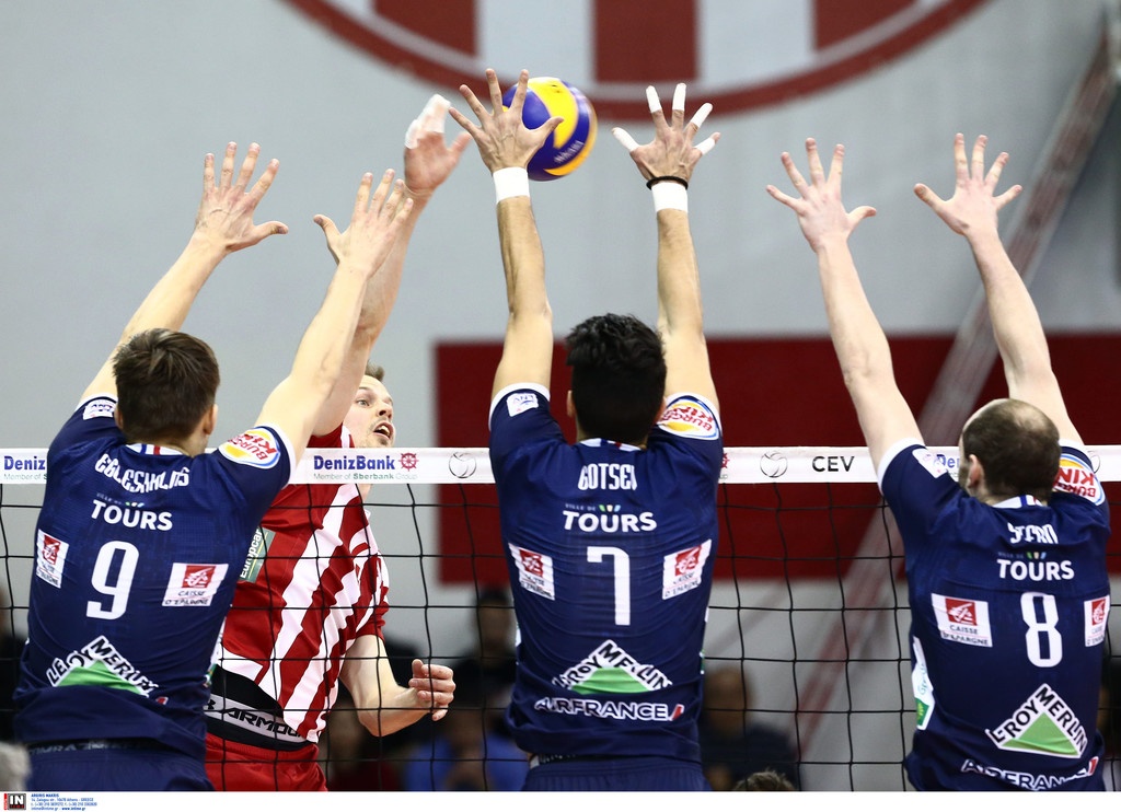 Χαμός στο Ολυμπιακός-Τουρ: Κατήγγειλε ρατσιστική επίθεση και αποβλήθηκε!