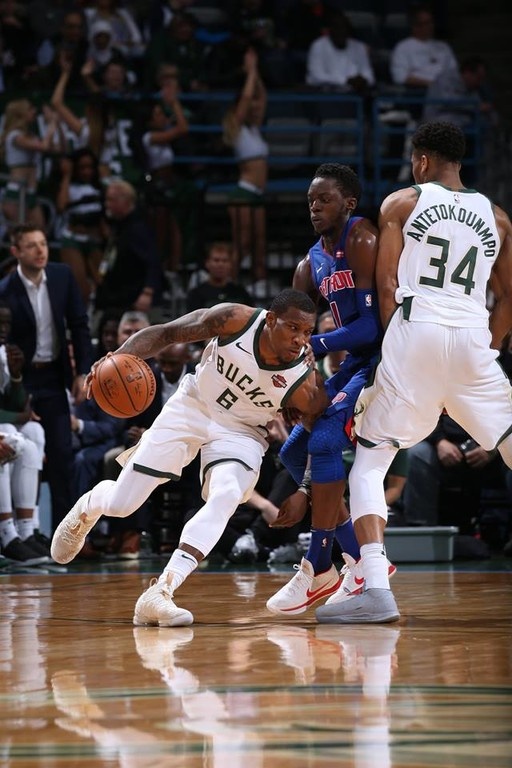 NBA: Το καλύτερο δώρο γενεθλίων για τον Αντετοκούνμπο (photos+video)